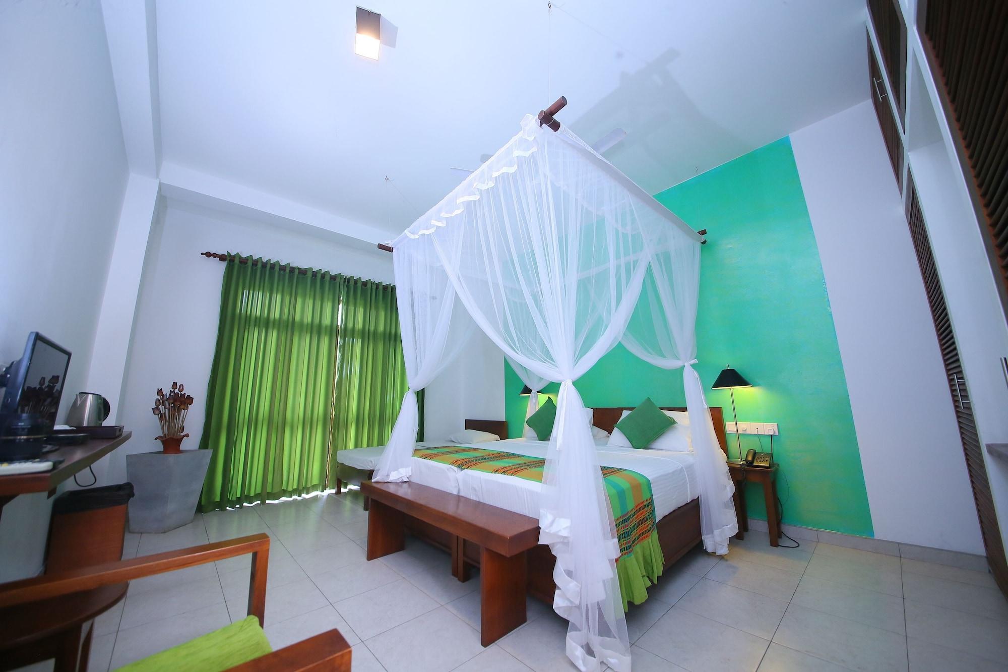 Rockside Beach Resort Bentota Exteriör bild