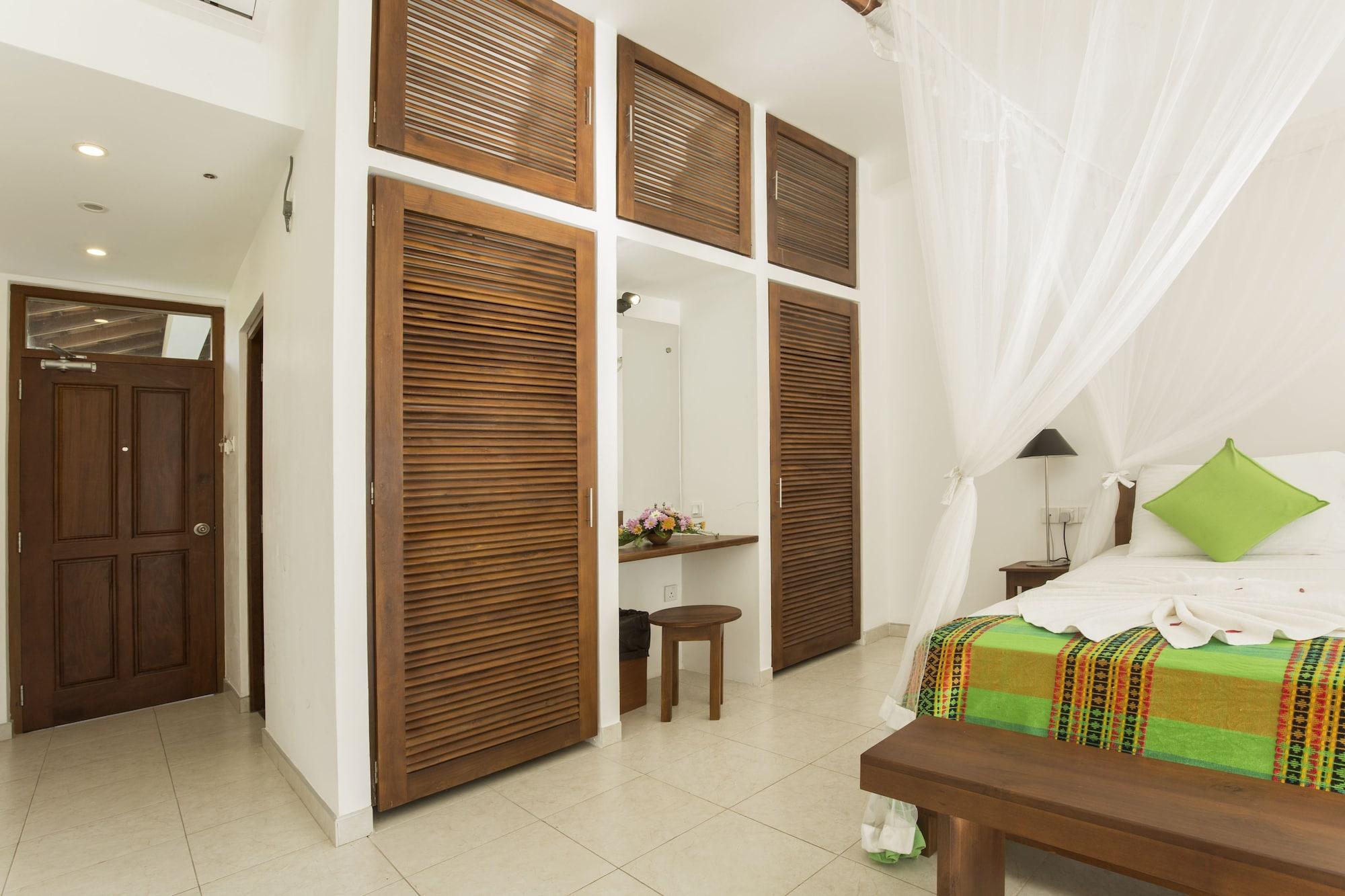 Rockside Beach Resort Bentota Exteriör bild