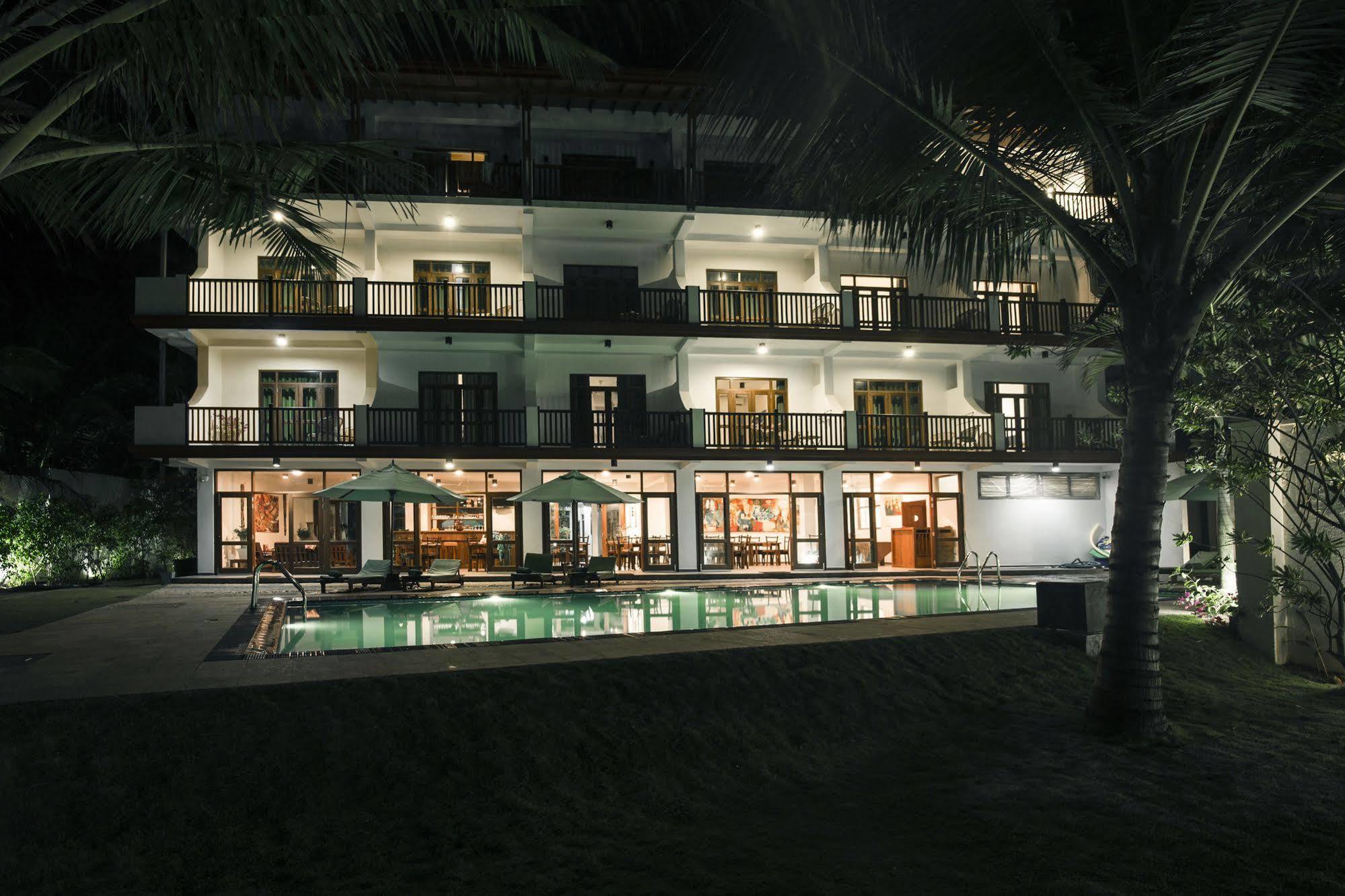 Rockside Beach Resort Bentota Exteriör bild