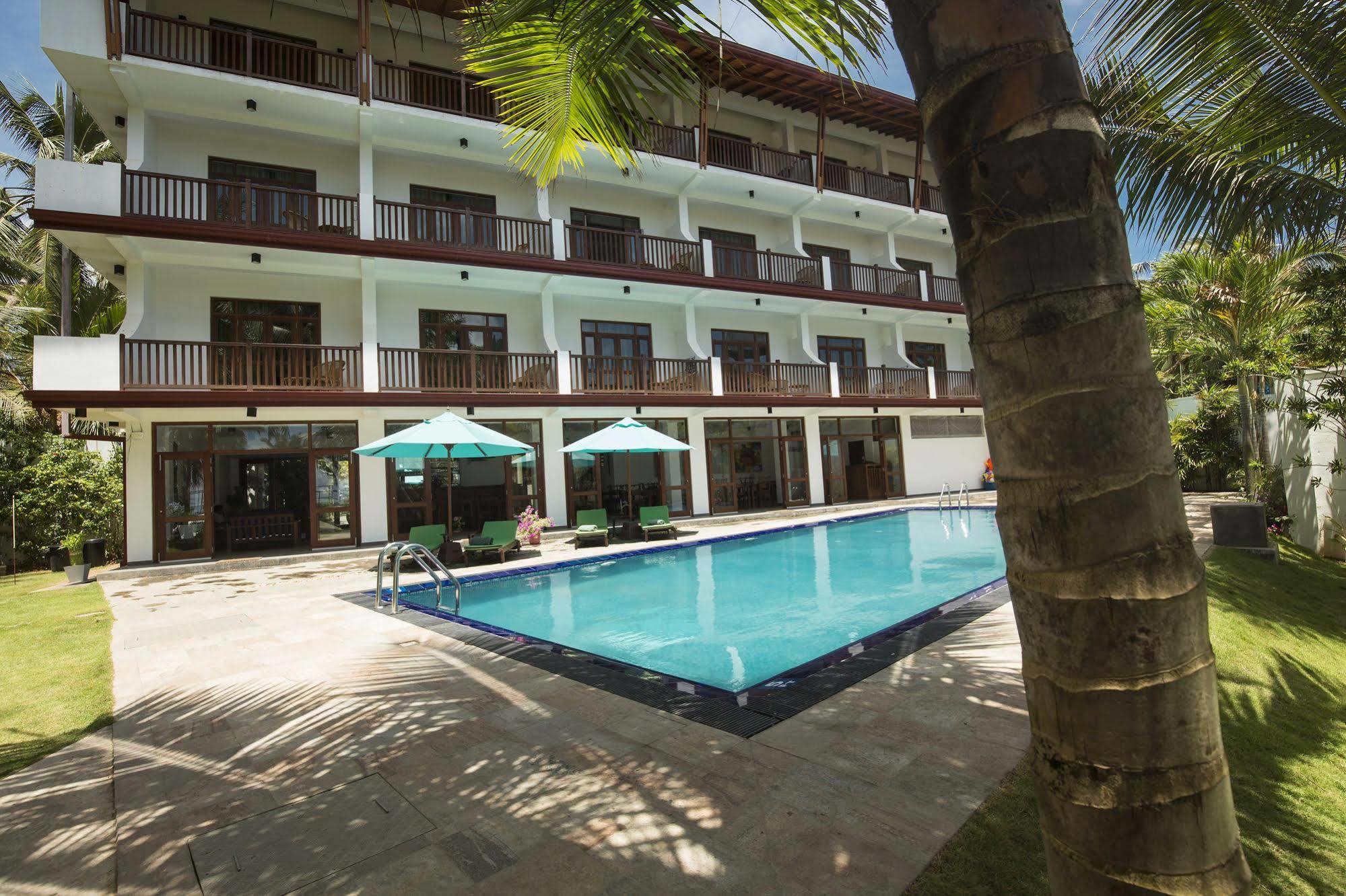 Rockside Beach Resort Bentota Exteriör bild