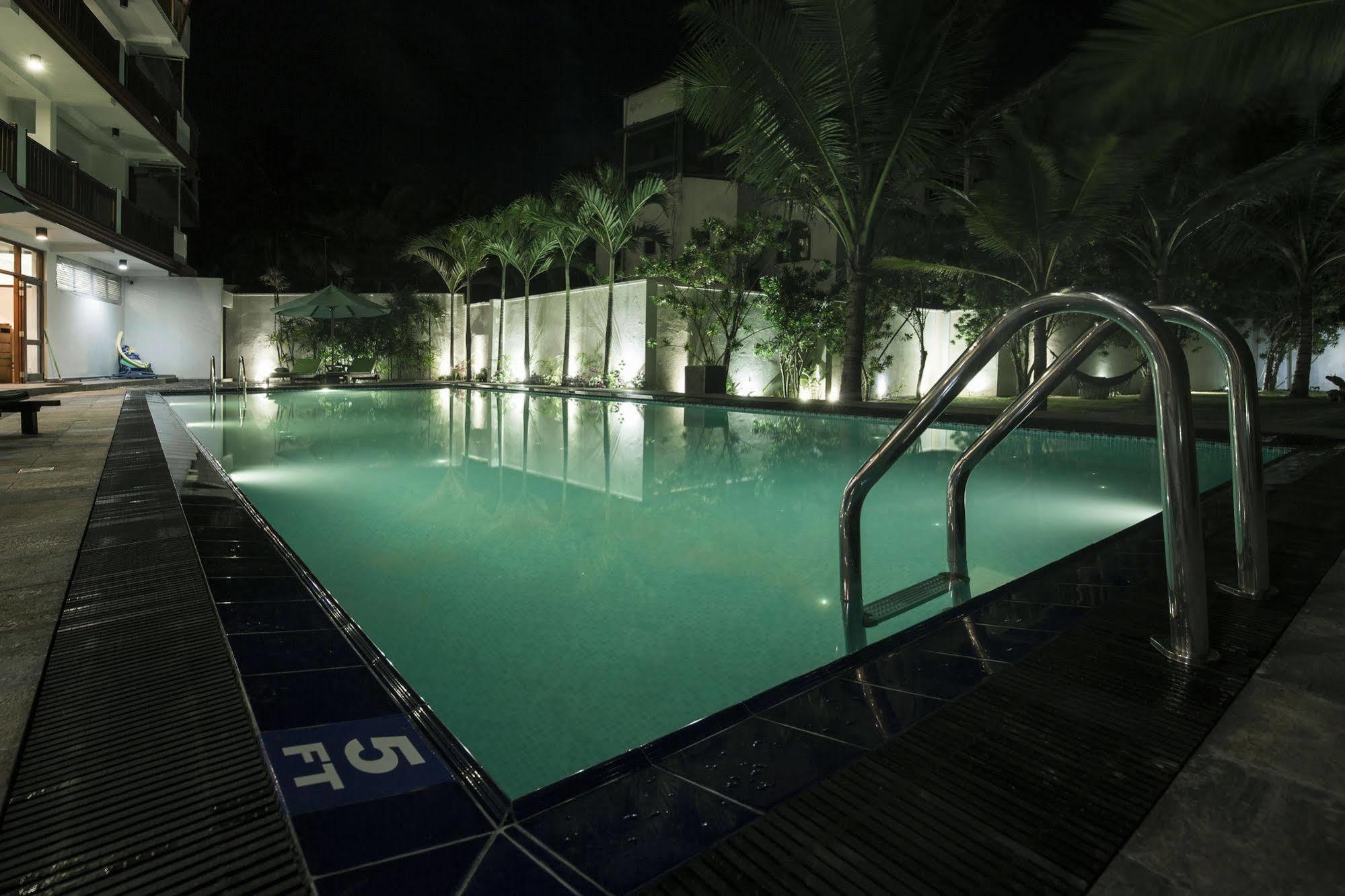 Rockside Beach Resort Bentota Exteriör bild